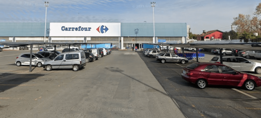 Hallaron muerto a un hombre dentro de su auto en un supermercado de Lomas de&nbsp;Zamora