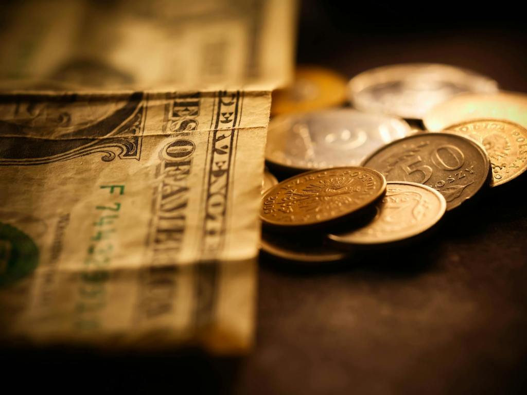 Mercado de cambios: dólar oficial a $1405, paralelo a&nbsp;$1415