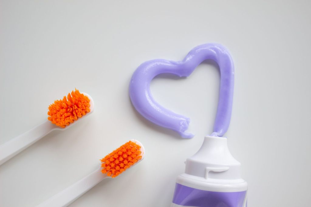 Especialistas alertan sobre mezcla de bicarbonato y pasta dental