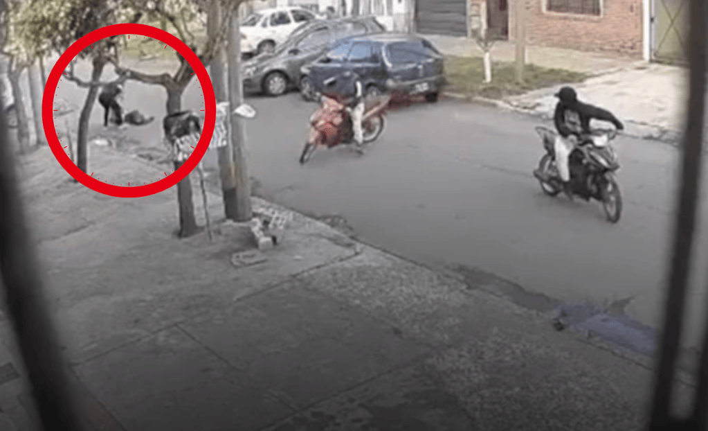 Lanús: motochorros tiraron al piso a una jubilada de 84 años y le fracturaron la&nbsp;cadera